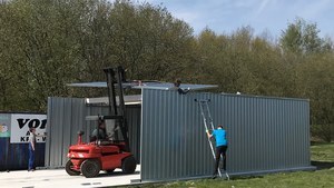Reifenlagerhalle als Leichtbauhalle für Kraftfahrzeuge von Hebel